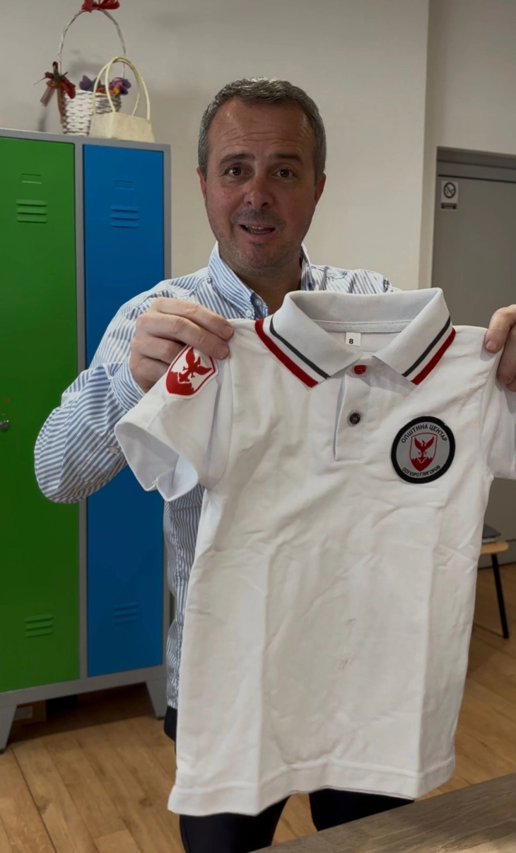 Герасимовски: Пристигнаа првите ученички униформи, во тек е дистрибуција до сите основни училишта во Центар