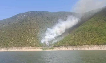 Пожарот кај Тиквешко Езеро под контрола, изгаснат пожарот кај Мушов Гроб 