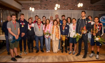 Siljanovska Davkova awards 38th Ohrid Swimming Marathon winners