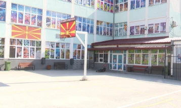 Прилепските училишта подготвени ја пречекуваат новата учебна година, но има помалку првачиња