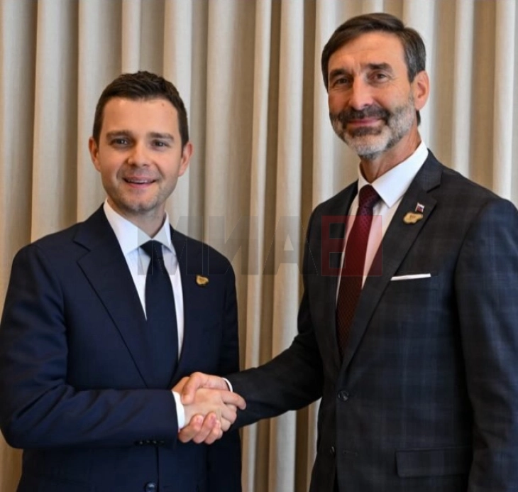 Takime të Mucunskit me ministrat e Punëve të Jashtme të Sllovenisë dhe të Sllovakisë