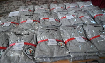 Бесплатни униформи за 6.800 ученици во Гази Баба