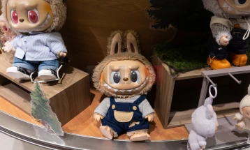 Илјадници фалсификувани кукли Лабубу запленети во Велика Британија поради безбедносни ризици