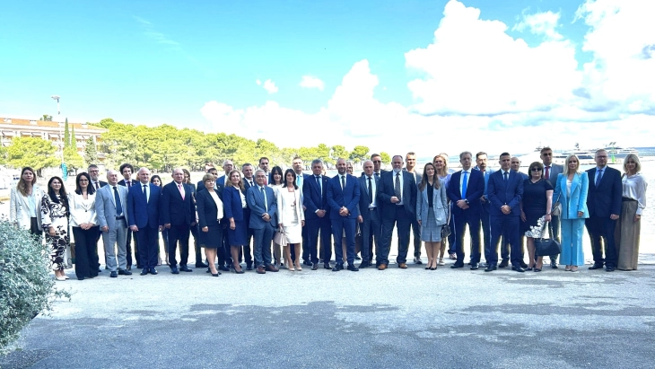 Kocevski dhe Abazi në konferencë  rajonale në Kroaci për bashkëpunim në sanksionimin e krimeve ushtarake