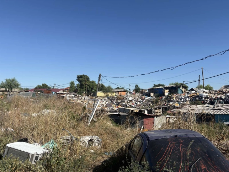 СВР Скопје поднесе кривична пријава против три лица за „загрозување на животната средина и природата со отпад“ на Вардариште