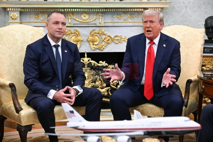 Навроцки и Трамп разговараа за зголемување на американското воено присуство во Полска