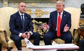 Навроцки и Трамп разговараа за зголемување на американското воено присуство во Полска