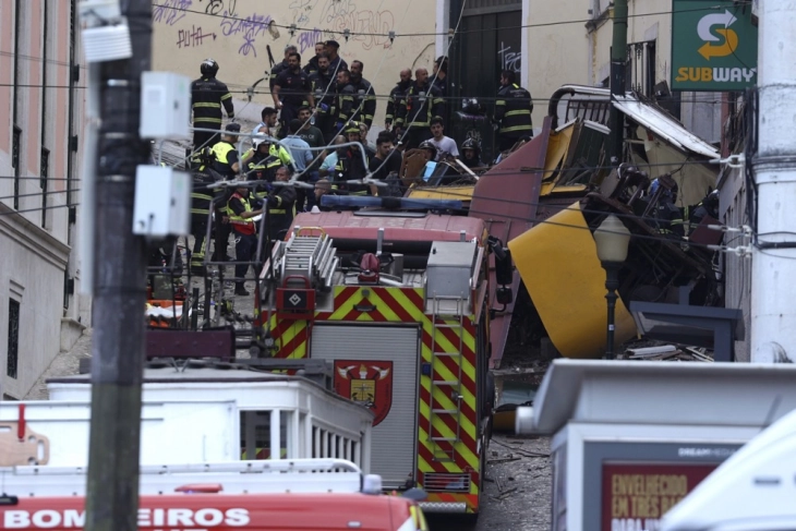 At least 15 people killed in Lisbon funicular derailement