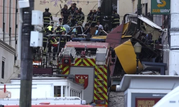 At least 15 people killed in Lisbon funicular derailement