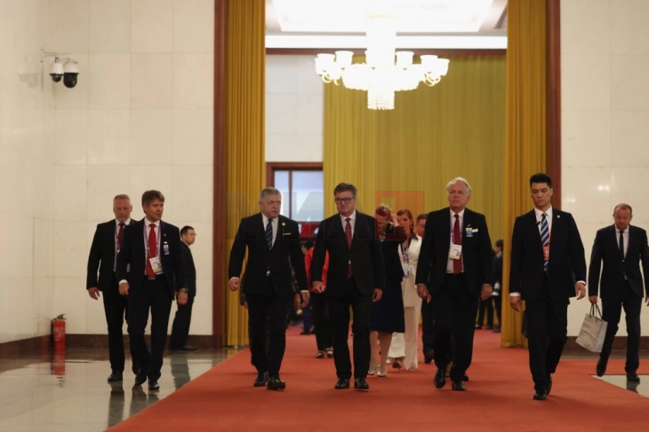 Си Џинпинг побара од словачкиот премиер Фицо поддршка за подобрување на односите меѓу Кина и ЕУ