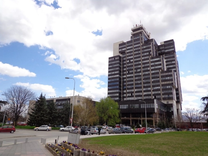 Тешко повредена скопјанка при влез во лифт во зградата на МРТ