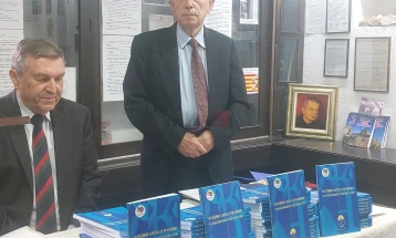 Во Небрегово промовирана книгата „80 години азбука и правопис на македонскиот стандарден јазик“