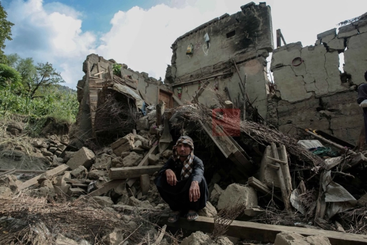 Numri i të vdekurve nga tërmeti në Afganistan arrin në mbi 2.000