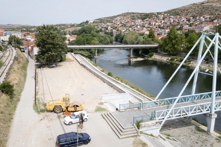 Се гради нов паркинг кај новоизградениот кеј на Вардар во Велес