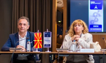 Гривчева - Старделова: Треба да се постават правила што ќе ги штитат докторите и пациентите од евентуални грешки на вештачка интелигенција