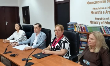 Janevska: Education ministry to address textbook problems