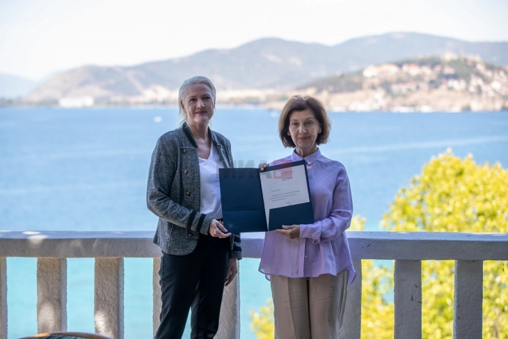 Urim nga Trampi për Siljanovska Davkovën me rastin e Ditës së Pavarësisë