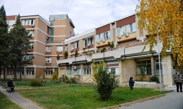 Во Болницата во Кочани задржани се четворица пожарникари со полесни изгореници, осуммина се на Токсикологија во Скопје