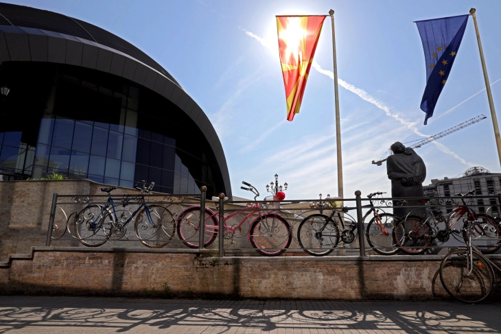 Weather: Sunny with a breeze; high 34°C