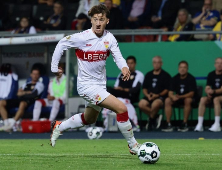 Арсенал останува фаворит во трката за Штилер од Штутгарт