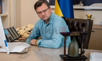 Kuleba largohet nga Ukraina, mësoi se Zelenski përgatiste ndalesë për udhëtimin e ish funksionarëve