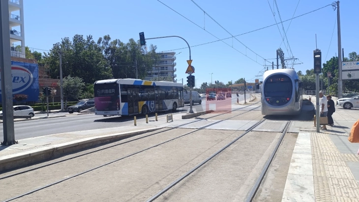 Метрото, трамваите и неколку автобуски линии во Атина секоја сабота ќе сообраќаат 24 часа