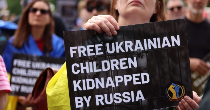 Çdo fëmijë i kidnapuar nga Ukraina duhet të kthehet, tha Fon der Lajeni