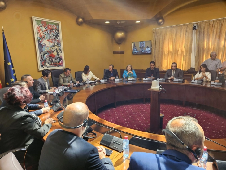 Членовите на Комисијата за надзор на АНБ и АР со безбедносен сертификат денеска ќе ја посетат АНБ, а утре АР