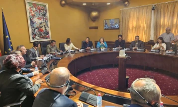 Членовите на Комисијата за надзор на АНБ и АР со безбедносен сертификат денеска ќе ја посетат АНБ, а утре АР