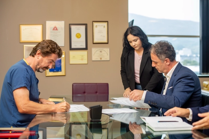 Nënshkruhet Memorandum bashkëpunimi: Specialistë nga institucione private shëndetësore do të angazhohen në shëndetin publik