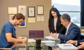 Nënshkruhet Memorandum bashkëpunimi: Specialistë nga institucione private shëndetësore do të angazhohen në shëndetin publik