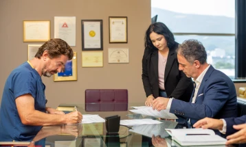 Zhan Mitrev, Acibadem Sistina, Remedika staff to help out public hospitals