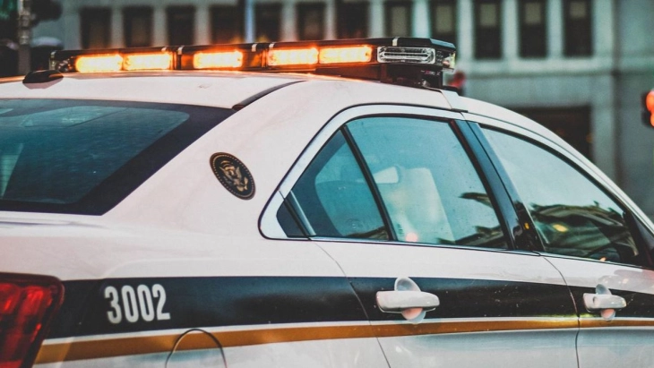 Пукање во средно училиште во САД, двајца ученици повредени, вооружениот напаѓач мртов