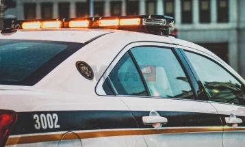 Të shtëna në një shkollë të mesme në SHBA, dy nxënës janë plagosur, sulmuesi i armatosur humbi jetën