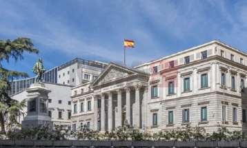 Parlamenti spanjoll hodhi poshtë planin e përgjithshëm të qeverisë për të shkurtuar javën e punës