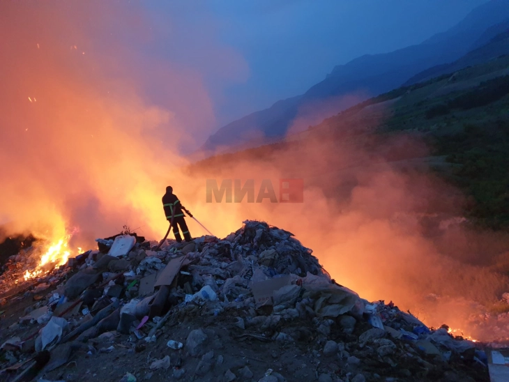 Zjarri në Drislla po shuhet me shkumë speciale, ndërsa Vardarishte ruhet nga një agjenci për siguri