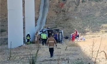 Three dead, two injured after van falls off bridge near Shtip