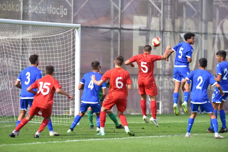 У18: Македонските фудбалери против Индонезија и Унгарија