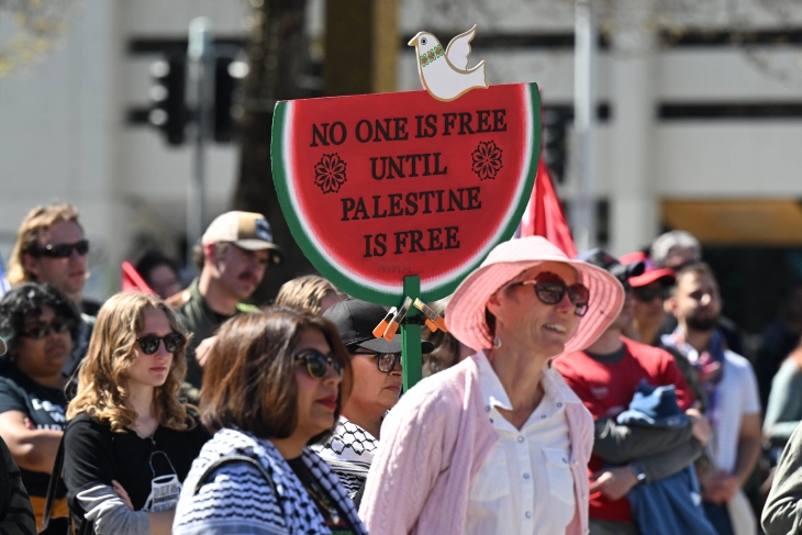 Масовни протести против расизам и корупција низ Австралија