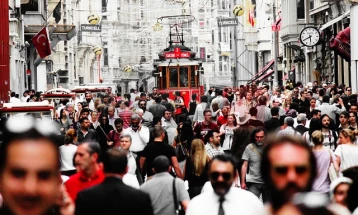 OECD: Një në tre të rinj në Turqi as nuk studion dhe as nuk punon