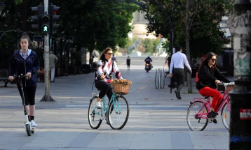 Weather: Sunny with some clouds, wind; high 31°C