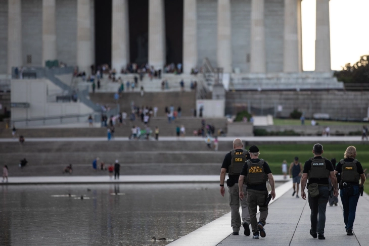 Трамп: Би можел да прогласам вонредна состојба во Вашингтон