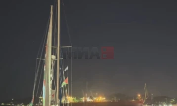 Anija greke pjesë e iniciativës ndërkombëtare Global Sumud Flotilla, u nis nga ishulli Siros drejt Gazës