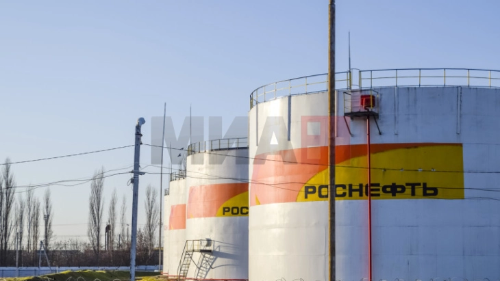 KE në përgjigje të Trampit: Në mënyrë aktive po punojmë për të hequr gradualisht lëndët fosile djegëse ruse