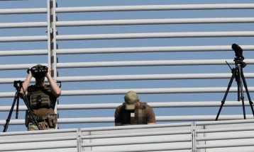 Урнат дрон над зградата на полската Влада во Варшава