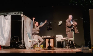 Дејан Пројковски добитник на Награда за најдобра режија, „Брачно советувалиште“ најдобра претстава на 12. фестивал „Гола месечина“