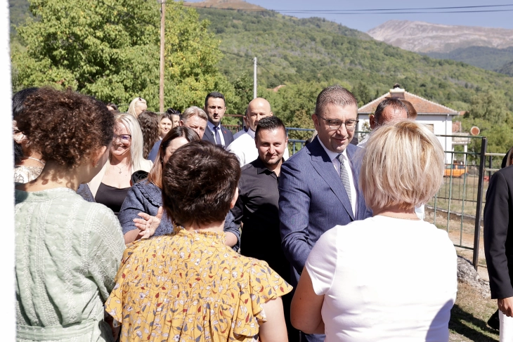 Единствено Левица и фрла гума за спасување на ДУИ за локалните избори, смета Мицкоски