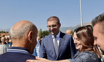 Mickoski: Kemi filluar të zhvillohemi, qendrave të pushtetit kjo nuk u përshtatet