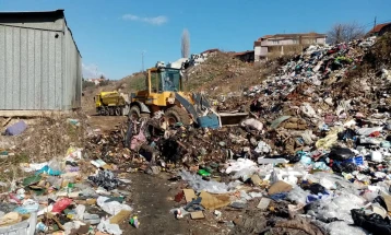 Environment ministry recommends local authorities make plans on removing illegal landfills