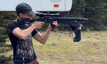 Си-Би-Ес Њуз: Убиецот на Чарли Кирк го призна злосторството на платформата Дискорд